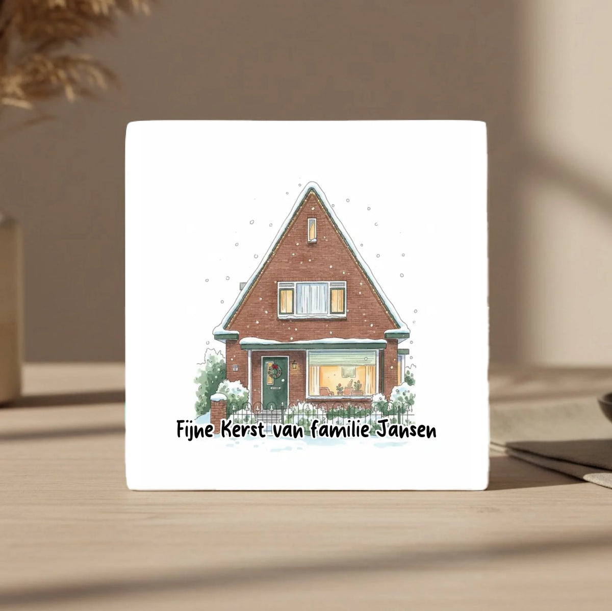Kerst Tegel Huis in de Sneeuw - Jouw Huis als Winteraquarel met Eigen Tekst