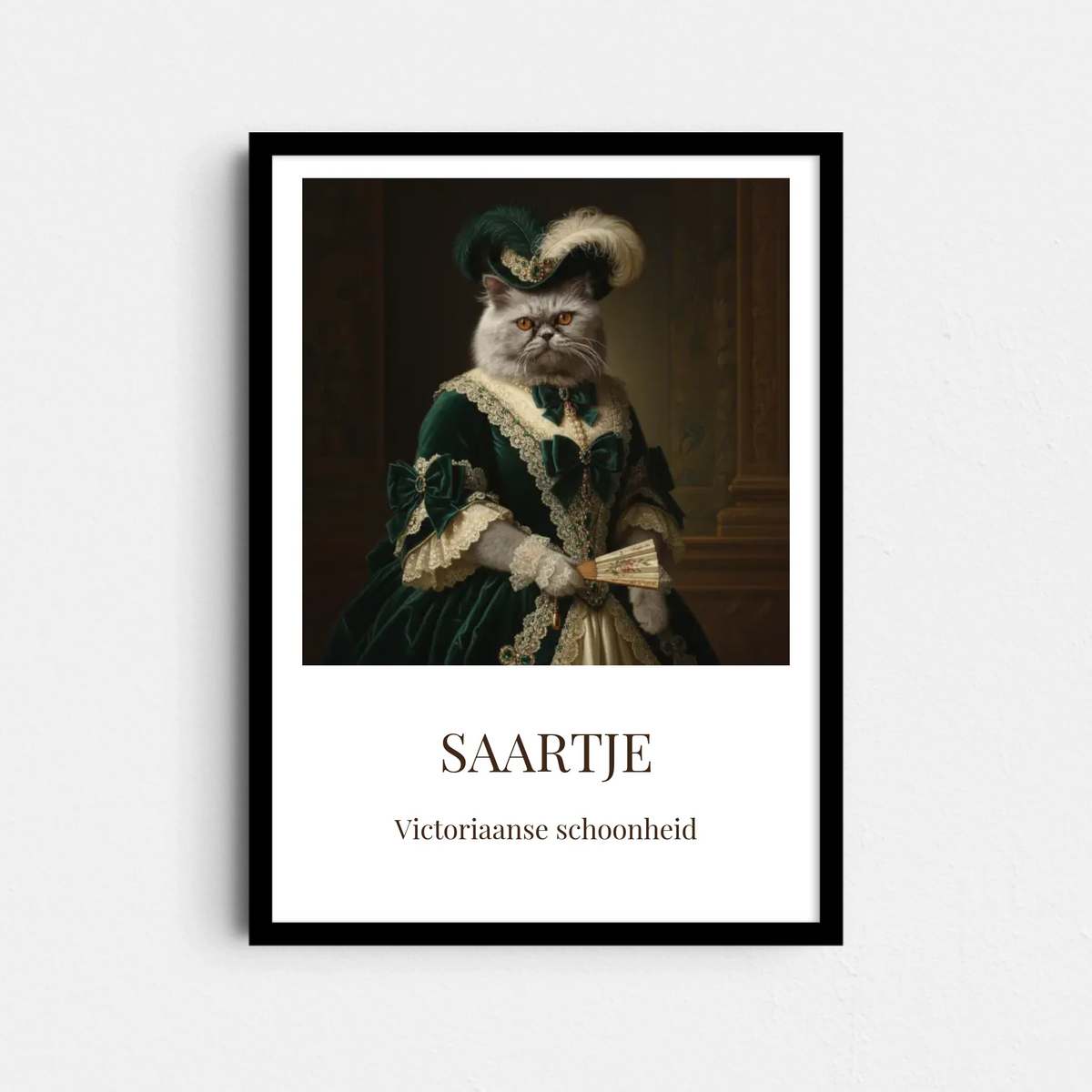 Victoriaans Huisdier Portret Poster – Jouw Dier in Luxe Groene Jurk (A4/A3)